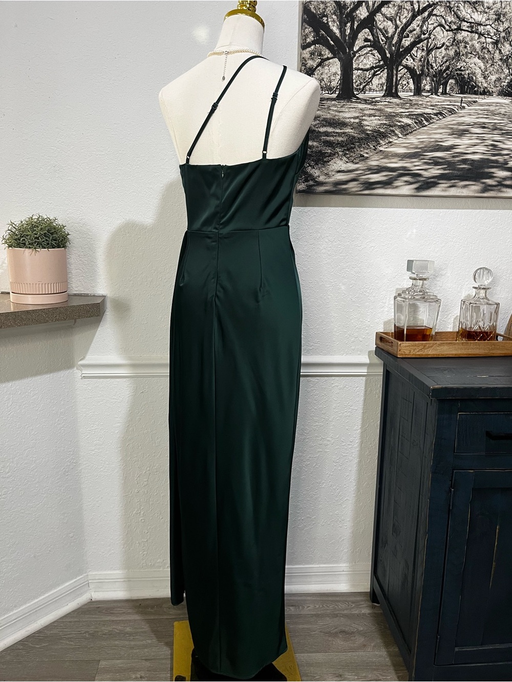 NWT Lulu's Emerald Asymmetrical One-Shoulder Satin-like Gown Medium - Picture 16 of 16